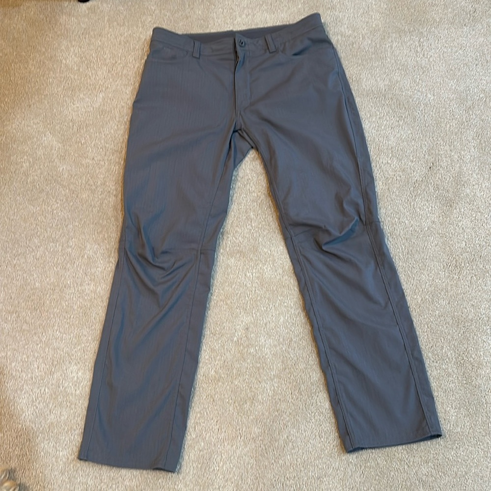 Under Armour Men’s Loose fit pant, 36x32